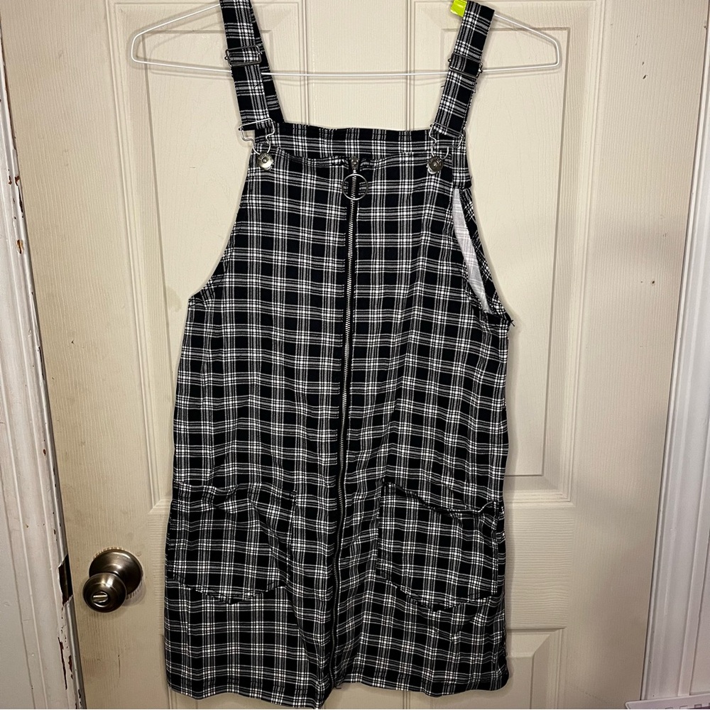 H&M divided size 4 women’s skirtalls plaid black and white zip down